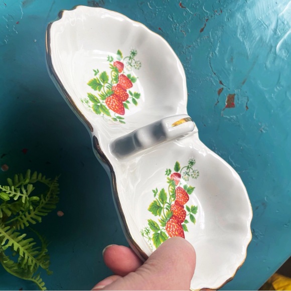 Vintage Strawberry Porcelain Condiments Tray, Gold-rimmed, w/ Handle - Picture 7 of 8
